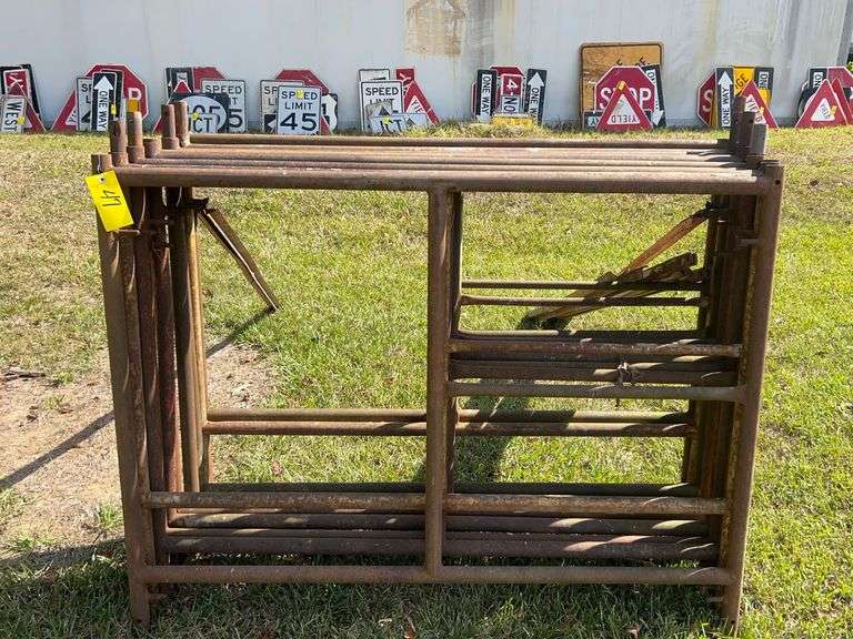 Lot - Metal Scaffolding image