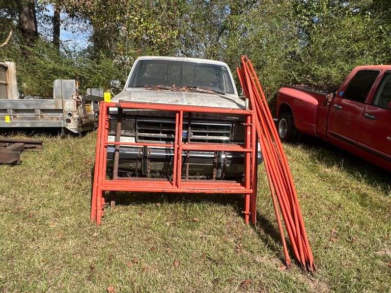 Lot - Portable Scaffold Frame Set with Pins image