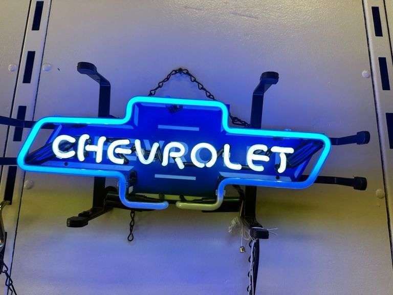 NEON "Chevrolet" sign image