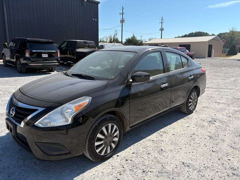 2019 Nissan Versa SV image