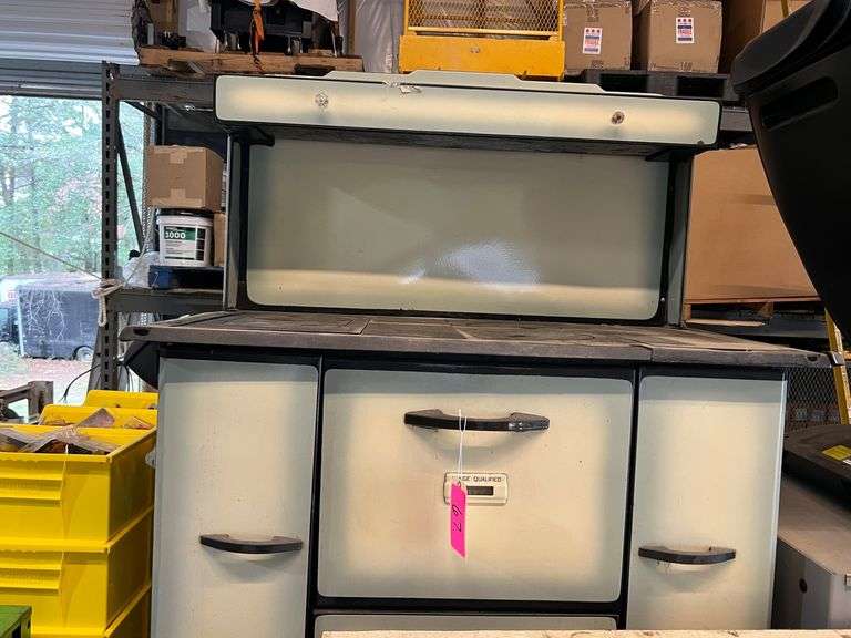 Vintage Qualified Range Co. Coal/Wood Burning Cook Stove image