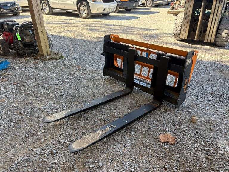 2024 Landhonor Unused PF-11-3500G Skid Steer Pallet Fork image