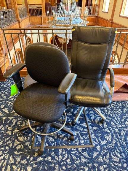 Lot - (3) Rolling Office Chairs image