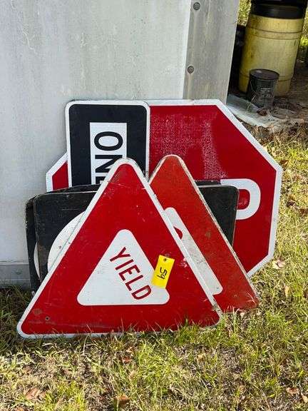 Lot - (8) Assorted Road and Traffic Signs image