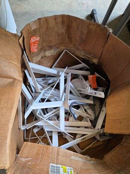 Lot - Assorted Everbilt Shelf Brackets image