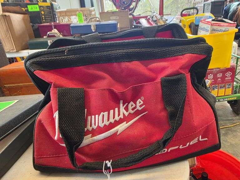 Milwaukee M18 Fuel Screw Gun Kit with Bag, Batteries, and Charger image