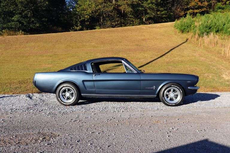1965 Ford Mustang Fastback 2+2 image