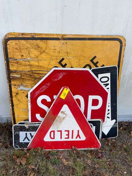 Lot - (9) Assorted Road and Traffic Signs image