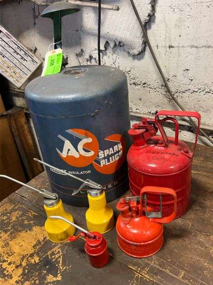 Misc Lot of Oil Cans image