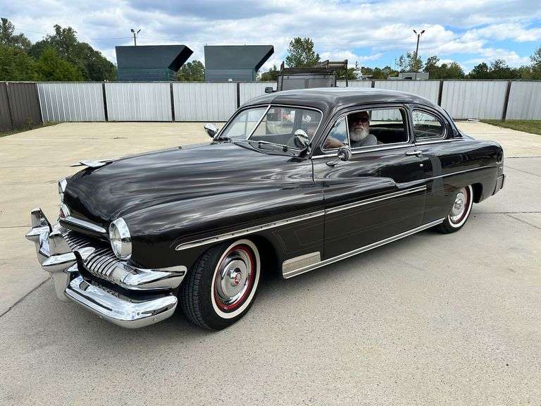 1951 Mercury 2 door sedan image
