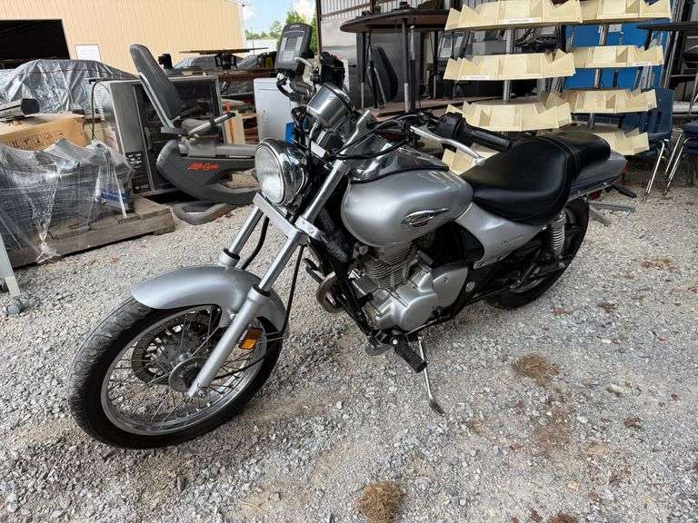 Kawasaki Eliminator Motorcycle image