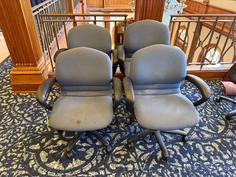 Lot - (4) Rolling Office Chairs image