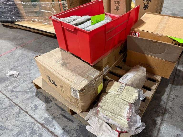 Lot - Assorted Work Gloves image