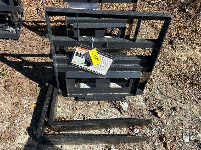 2025 Wolverine Unused MPF-11-2500G Mini-Skidsteer Pallet Forks image