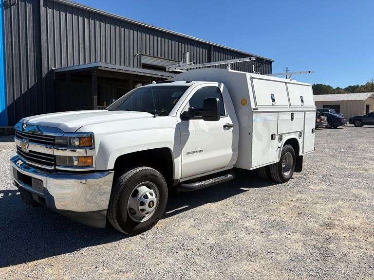 2017 Chevrolet Silverado 3500HD LT 2WD w/ Service Body image