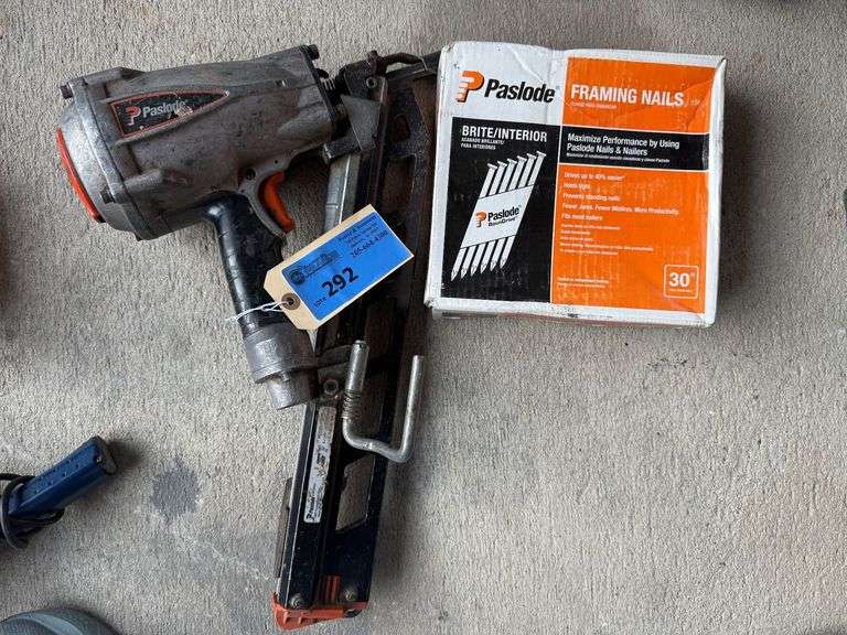 Paslode F350S PowerMaster Plus Framing Nailer with Framing Nails image