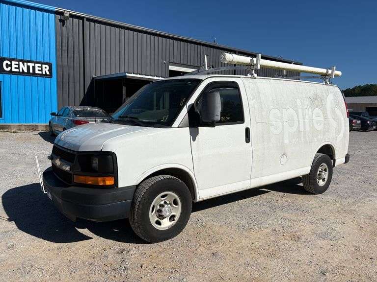 2016 Chevrolet Express 2500 2WD image