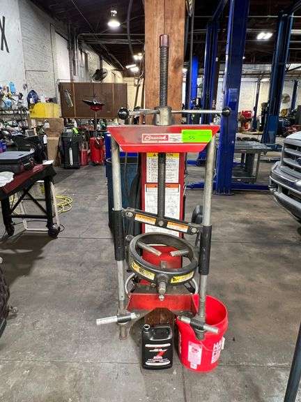 Strut Spring Compressor image