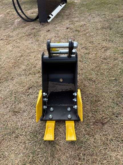 2025 IRanch Unused IREAS Mini-Excavator 20cm Toothed Bucket image