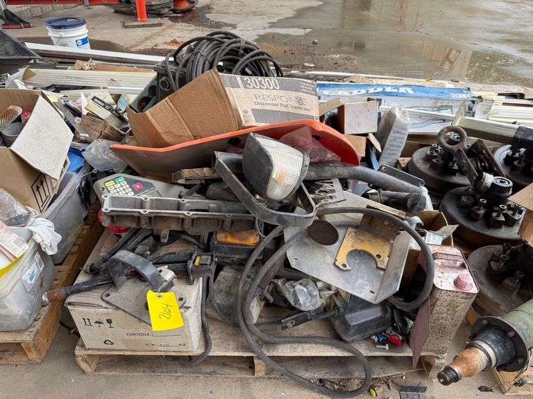 Pallet - Parts, Brackets, misc image