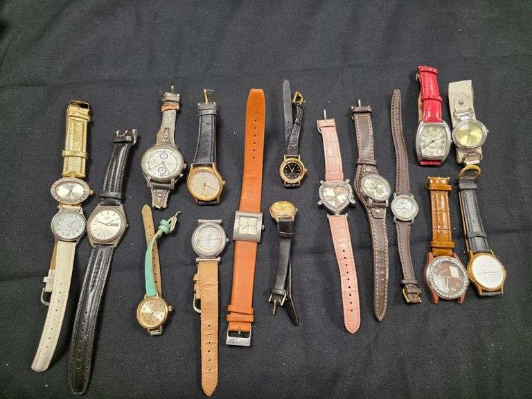 Lot - (17) Watches image