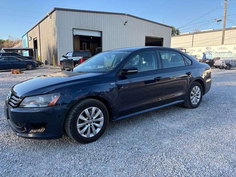 2015 Volkswagen Passat S image