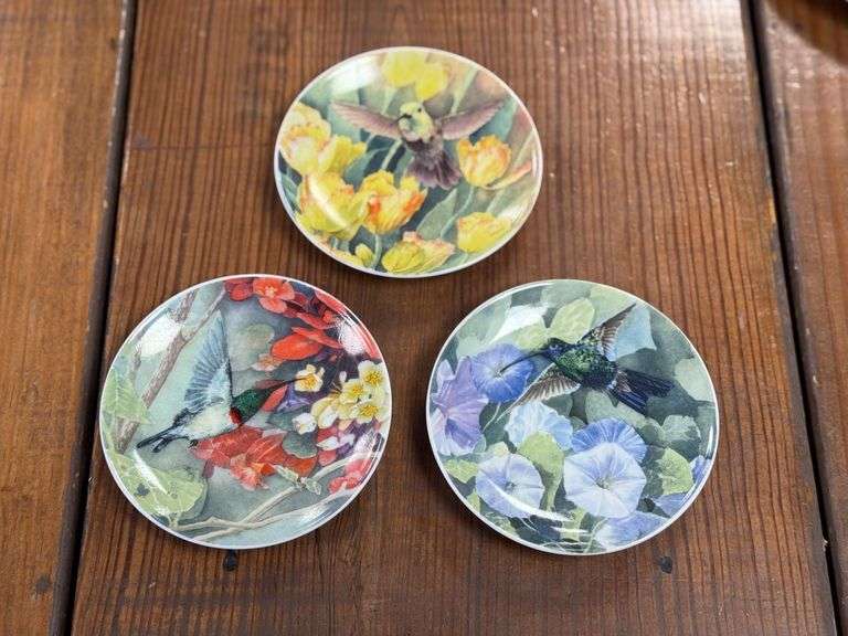 (3) Hummingbird Decorative Plates - 4.5in image