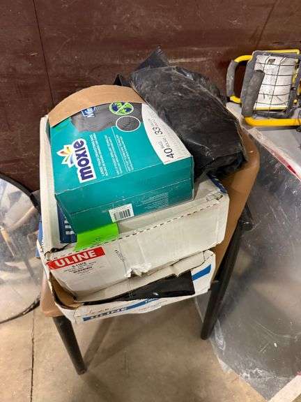 Lot - Trash Bags and Liners image