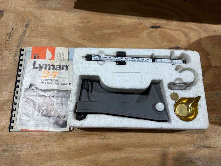 Lyman D-7 Precision Reloading Scale image