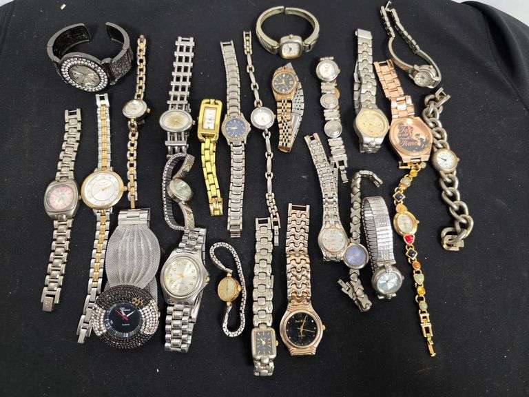 Lot - (25) Watches image