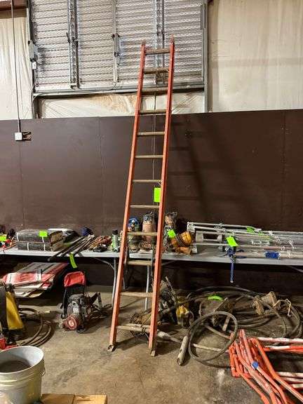 Louisville 24ft Extension Ladder image