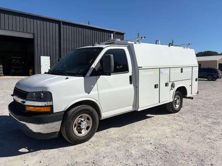 2018 Chevrolet Express 3500 2WD image