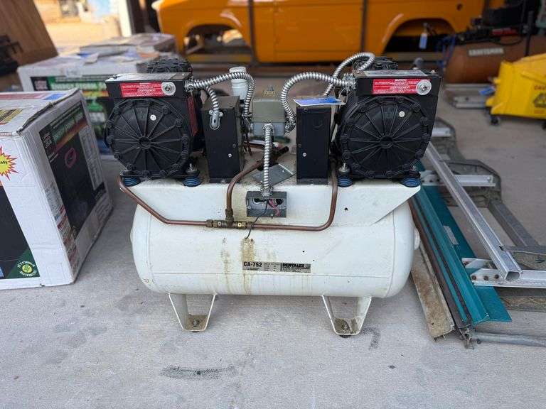 Copelametic KAT4-0100-CAVB Air Compressor image