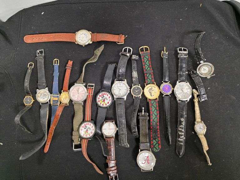 Lot - (17) Watches image