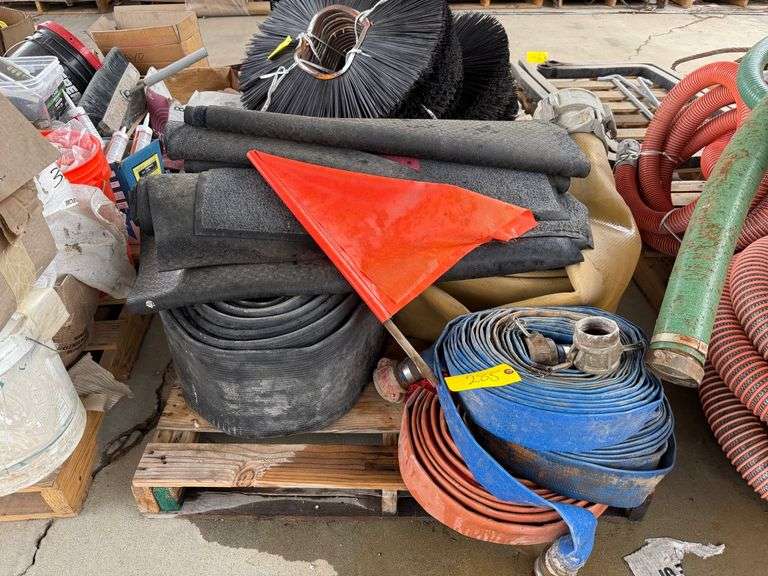 Pallet - Hoses, Mats image