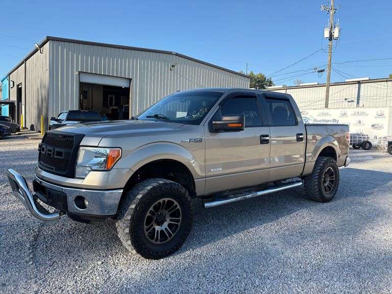 2013 Ford F-150 XLT 4WD image