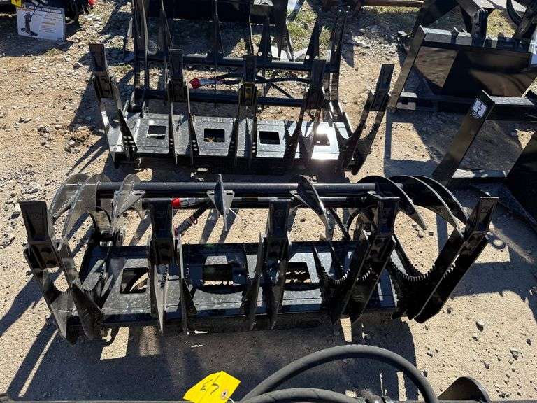 2025 GIYI Unused GY-MCLG60 Mini-Skidsteer Curved Log Grabber image