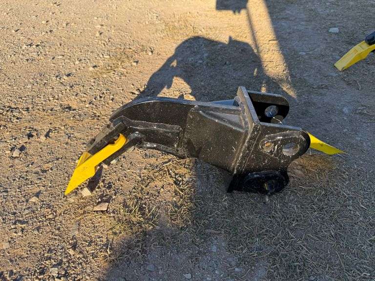 2025 Youert Unused Mini-Excavator Ripper image