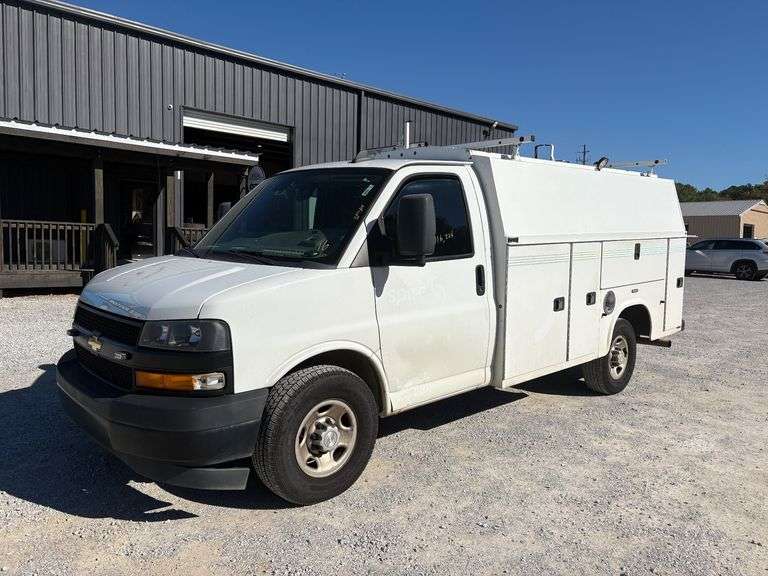 2019 Chevrolet Express 3500 2WD image