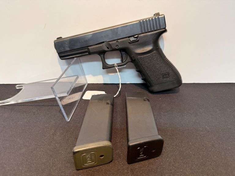 Glock 21 45AUTO Pistol with Extra Magazine image