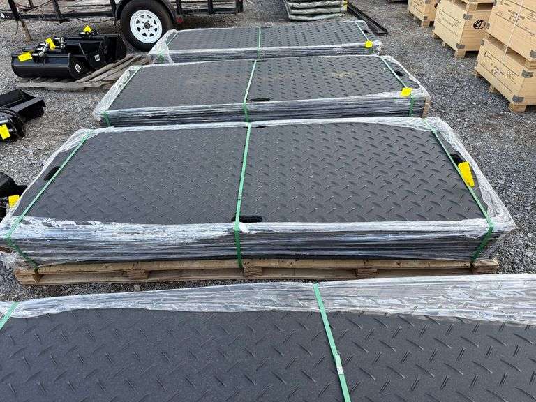Pallet - (15) 2025 IRanch Unused IRGPM Ground Protection Mats image