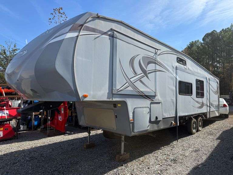 2013 Heartland Greystone 34QB Tandem Axle Camper image