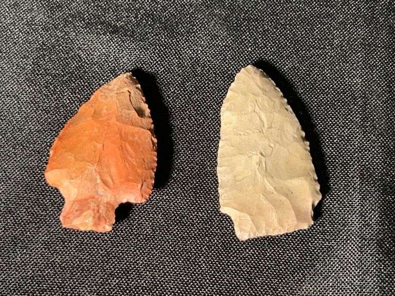 Lot - (2) Arrowheads image