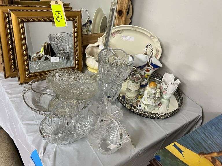 Lot - Assorted Glass/Crystal and Collectibles image