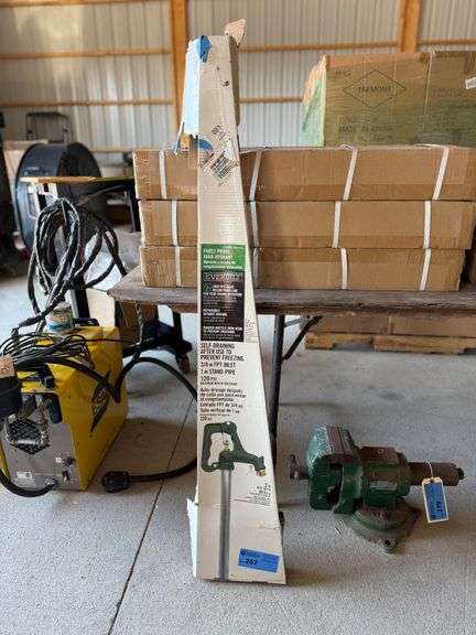 Self Draining Frost Proof Yard Hydrant image