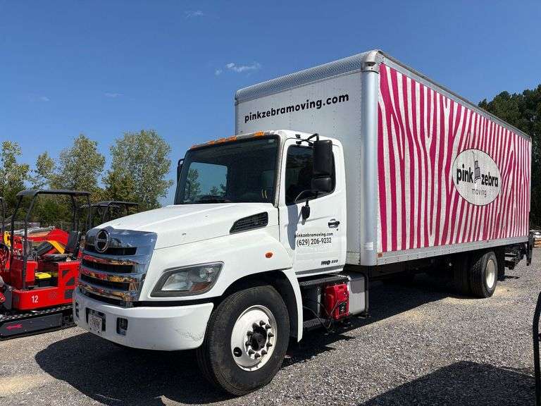 2017 Hino 268 Box Truck image