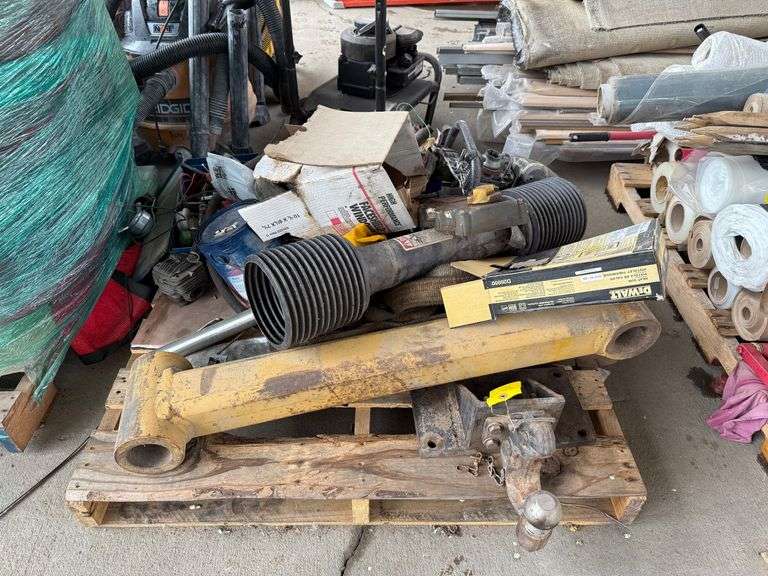 Pallet - Parts, Hitch, Bracket, etc image