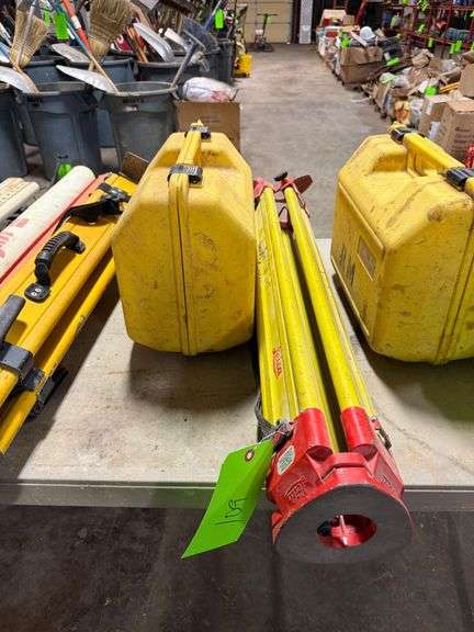 Leica Rugby 50 Leveling Kit with Tripod and Measuring Stick image