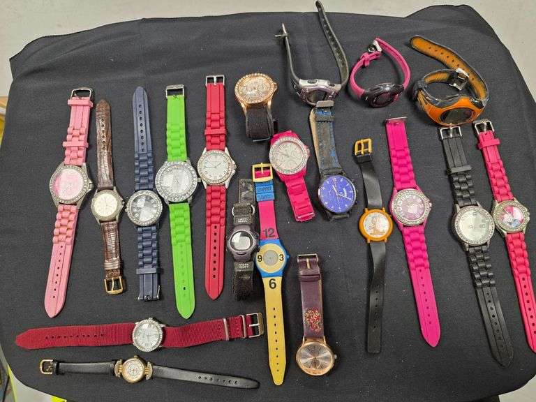 Lot - (20) Watches image