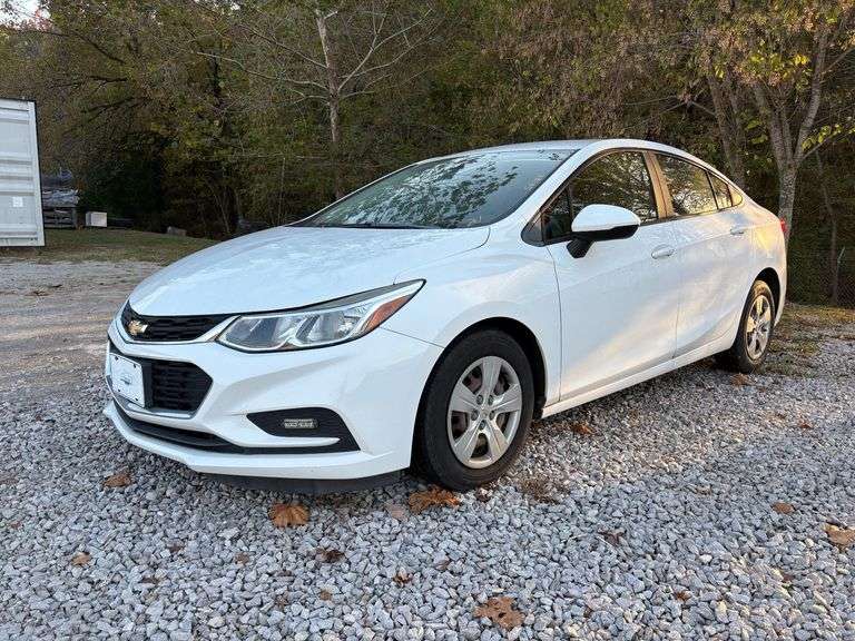 2017 Chevrolet Cruze LS image